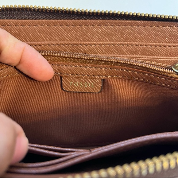 Fossil Multifunction Women's Faux Leather Clutch Wallet - Picture 8 of 9